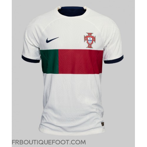 Maillot de foot le Portugal Diogo Dalot #2 Extérieur vêtements Monde 2022 Manches Courtes
